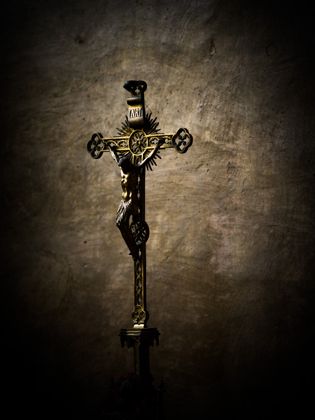 Crucifix -Christ en Croix- dans une chapelle de la cathédrale de Bourges