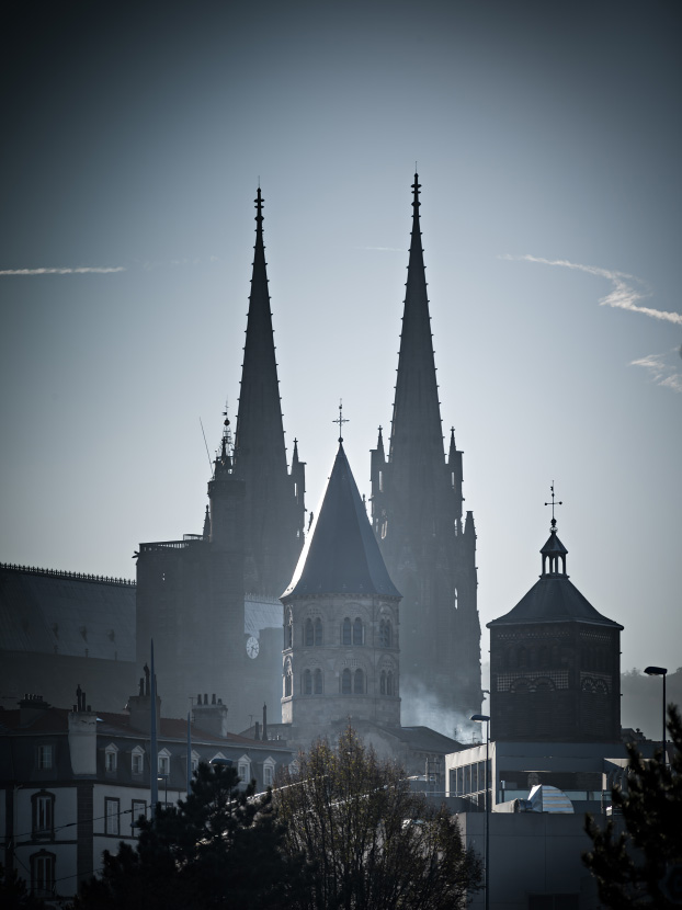 Église Notre-Dame-du-Port et la cathédrale Notre-Dame-de-l'Assomption de Clermont-Ferrand