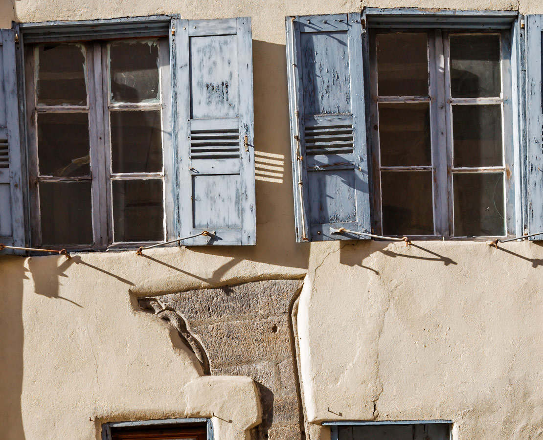 Façades d'une maison pittoresque de la rue des Tables au Puy-en-Velay