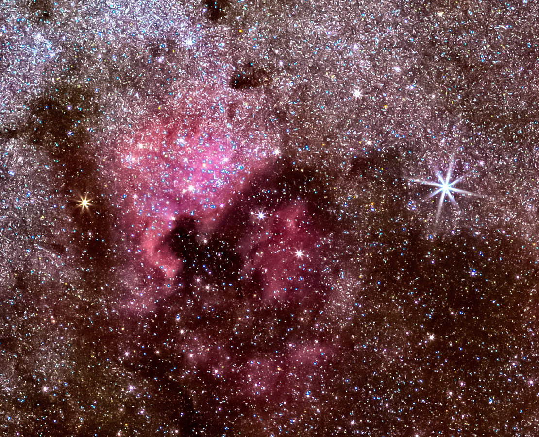 NGC 7000 et l'étoile Alpha du Cygne, Deneb