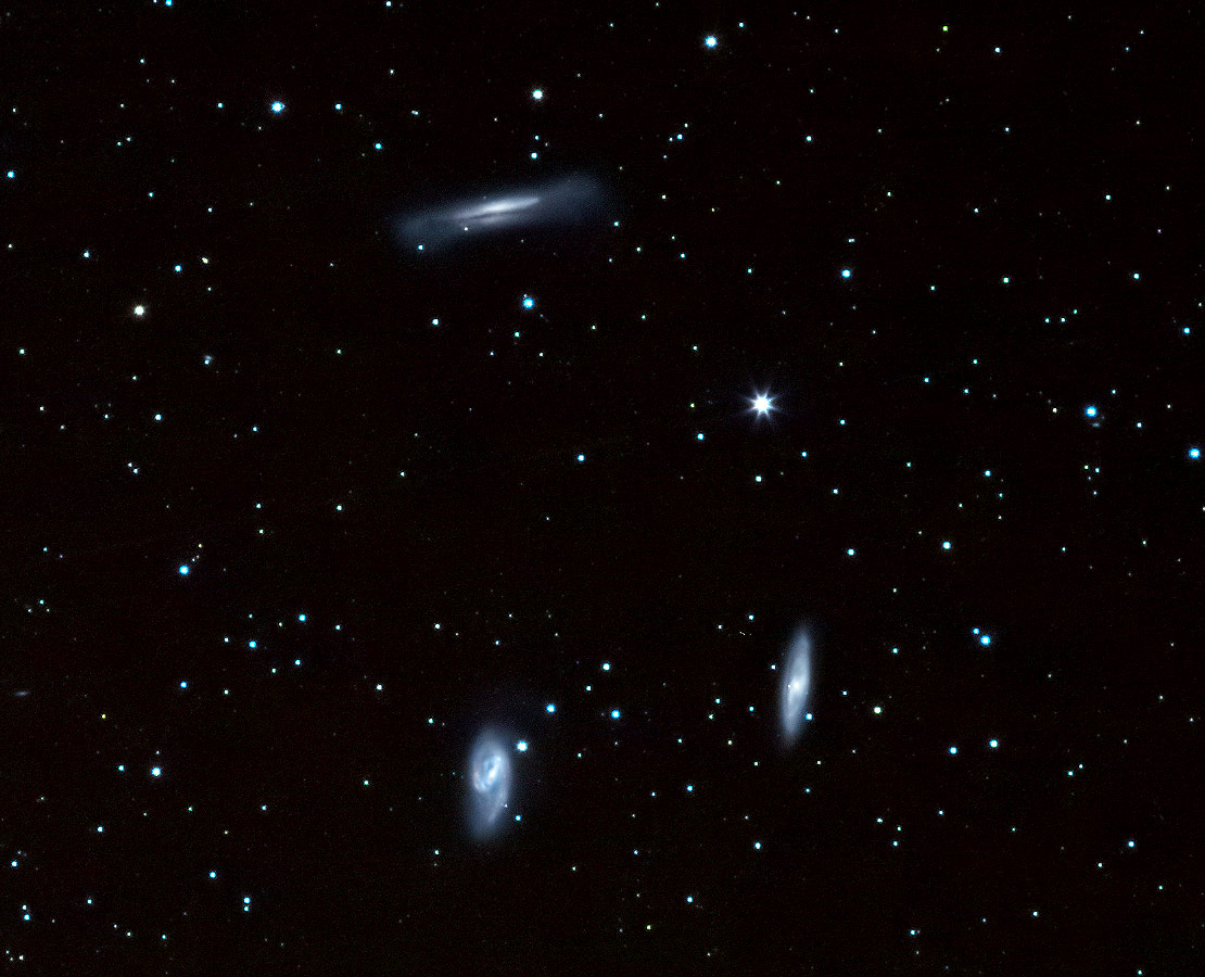 Le trio de galaxies M65, M66 et NGC 3628 de la constellation du Lion appelé également le triplet du Lion
