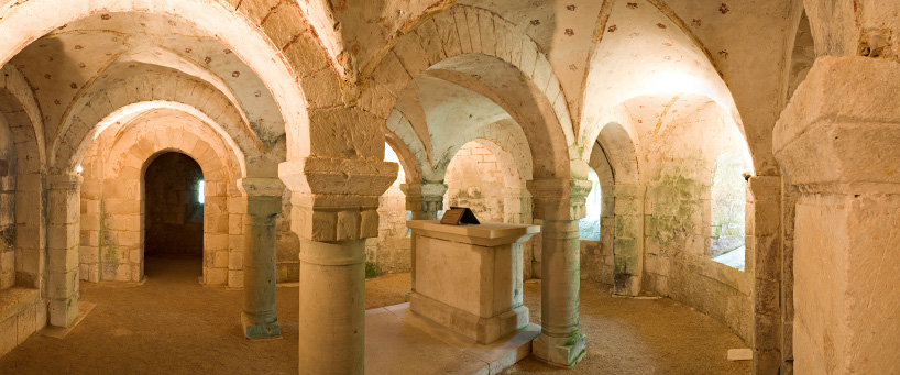 Crypte de l'abbaye Saint-Martin de Plaimipied-Givaudins