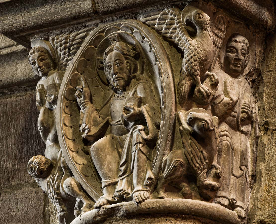 Chapiteau du Christ en Majesté de la basilique Saint-Julien de Brioude, Haute-Loire