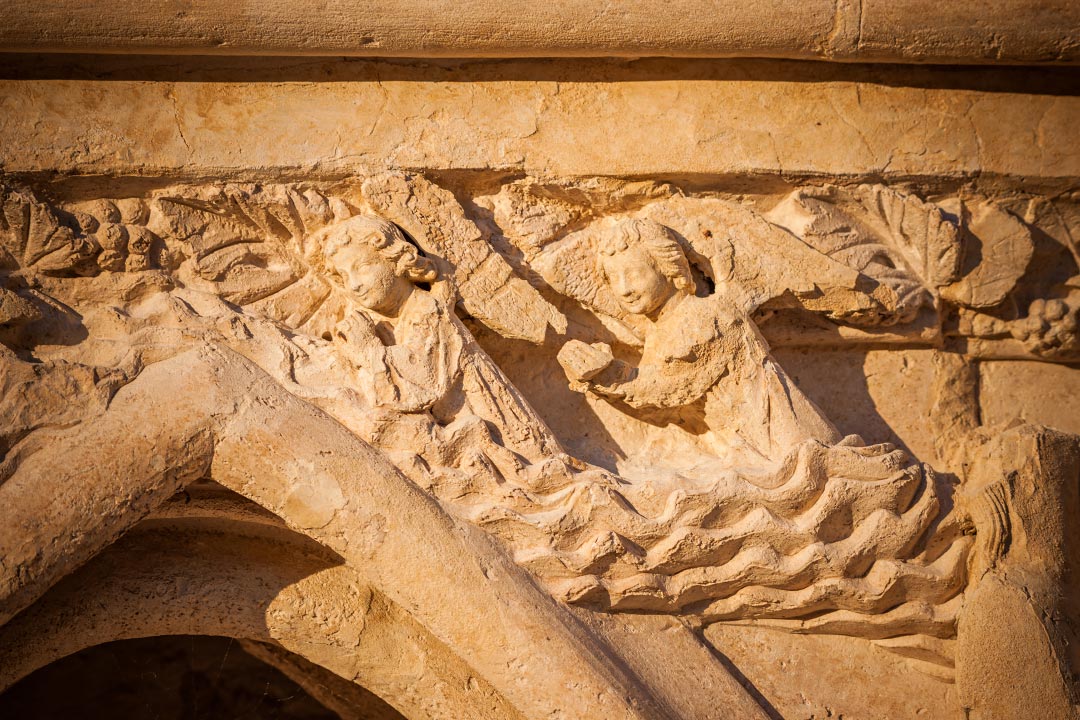 Sculptures d'angelots du portail de la Vierge de la cathédrale de Bourges 