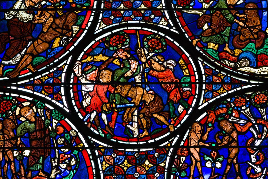 Vitraux de la cathédrale de Bourges- Le Christ attaqué - dans le déambulatoire de la cathédrale de Bourges.