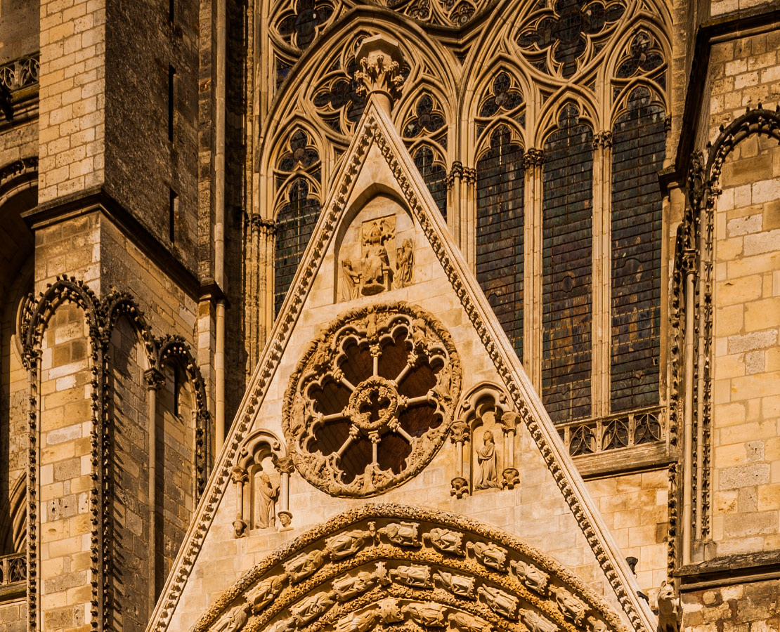 Détail du portail central de la cathédrale Saint-Etienne de Bourges