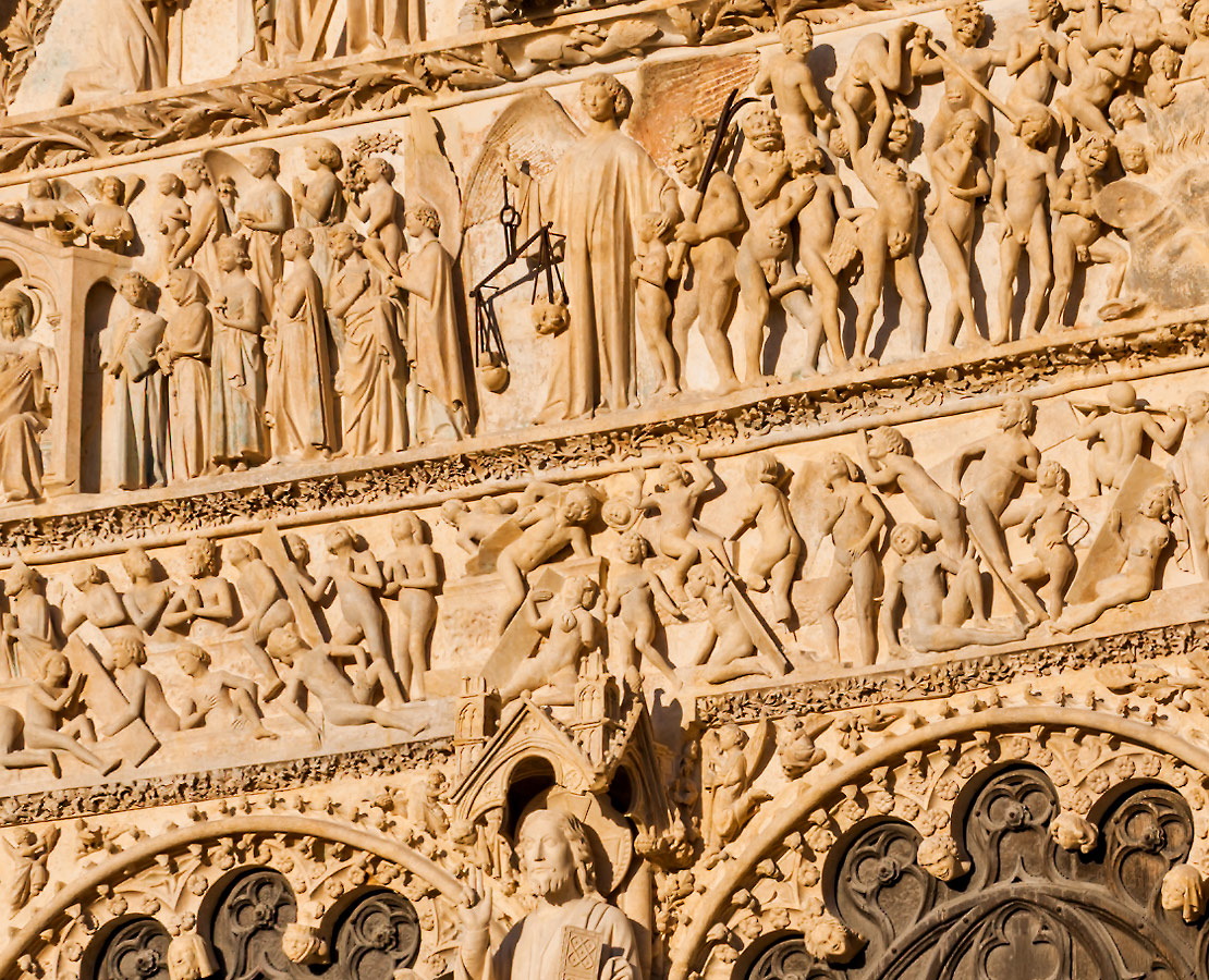 Détail du tympan du portail central de la cathédrale Saint-Etienne de Bourges 
