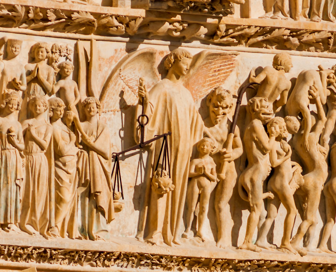 Le Jugement des Âmes du tympan central de la cathédrale de Bourges
