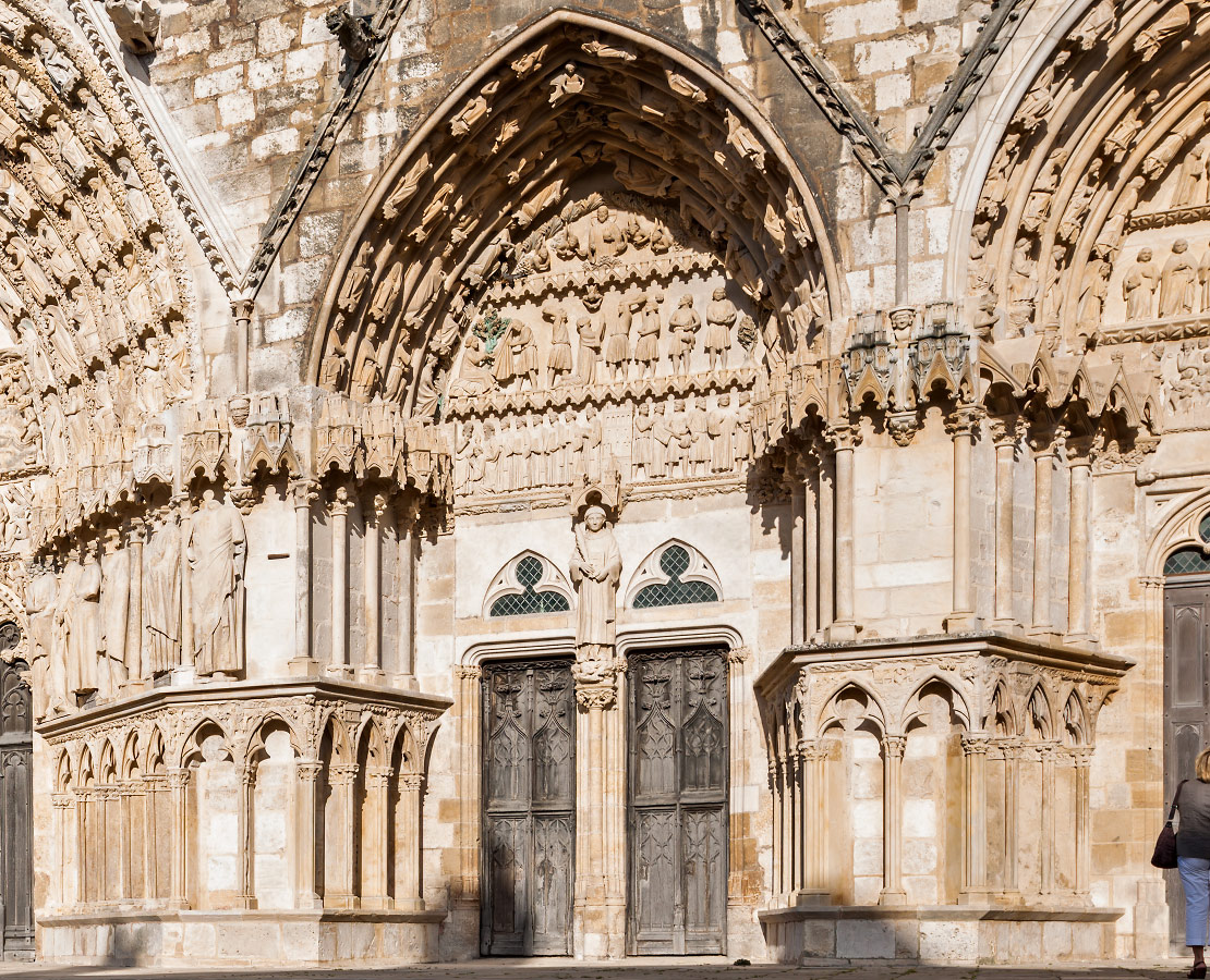 Le portail Saint-Etienne de la façade occidentale de la cathédrale Saint-Etienne de Bourges