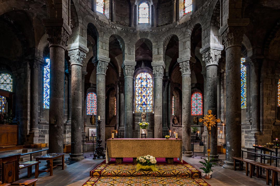Chœur de l'église Notre-Dame d'Orcival 