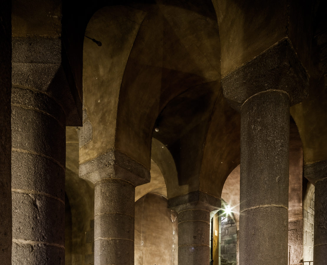 Voûte de la crypte de l'église Notre-Dame d'Orcival