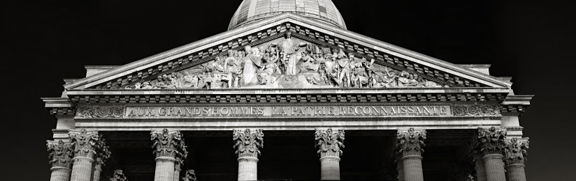 Fronton du Panthéon à Paris