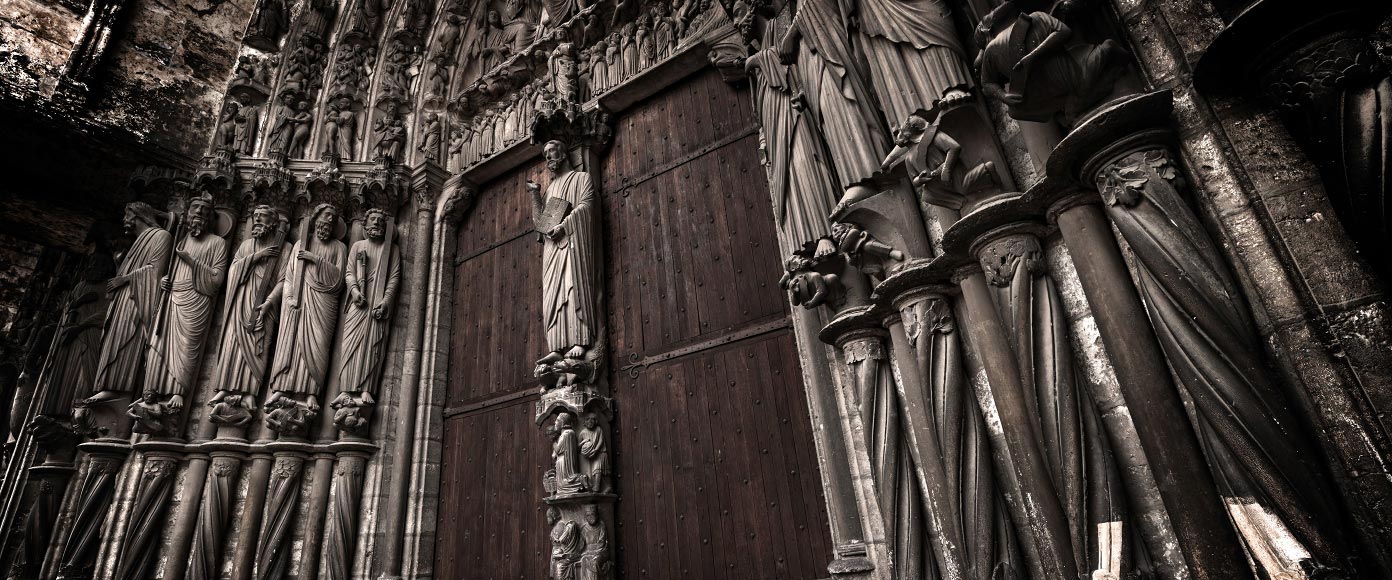 Portail sud et tympan de la cathédrale de Chartres