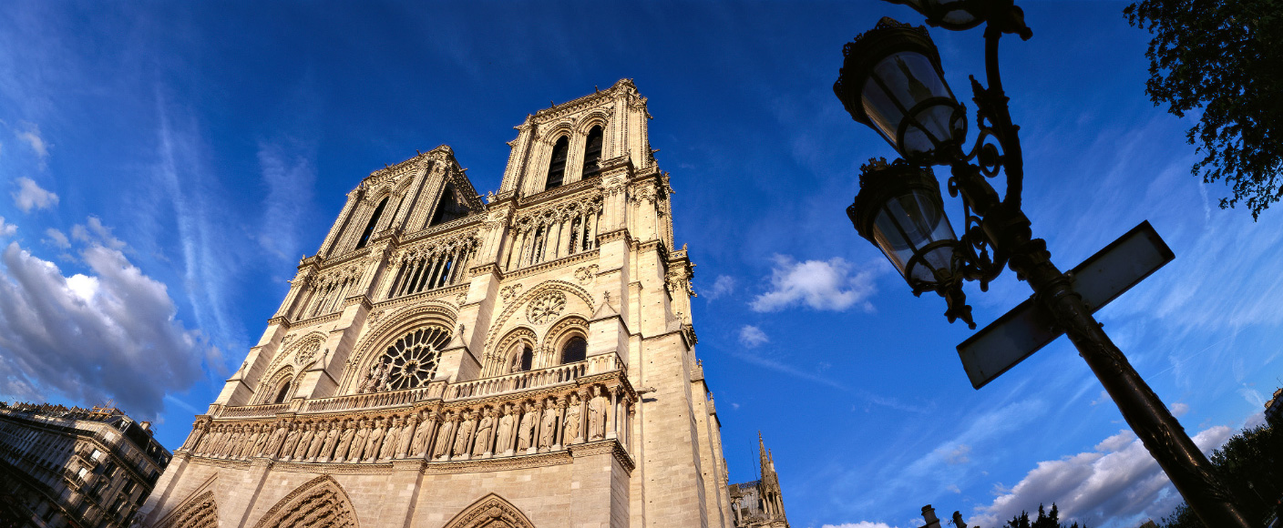 façade de la cathédrale Notre-Dame de Paris - Photo panoramique de la cathédrale Notre Dame de Paris