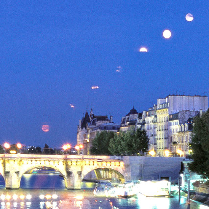 Lever de pleine lune au-dessus du Pont Neuf et de l'île de la Cité à Paris