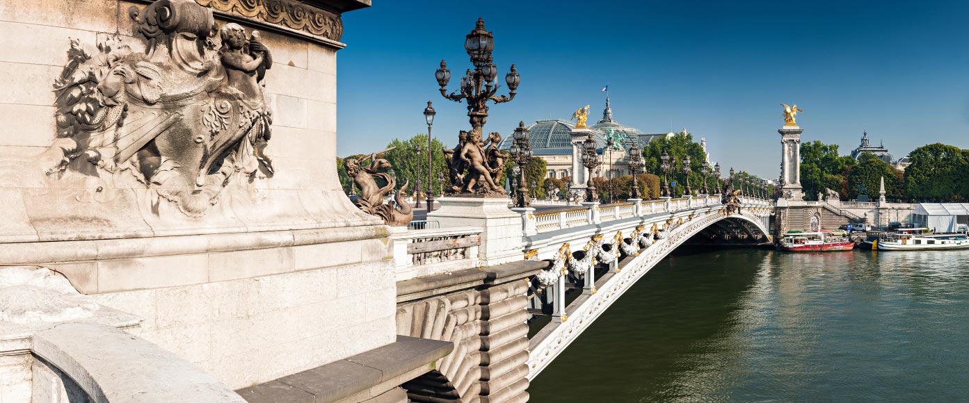 Le pont Alexandre 3 et la Seine