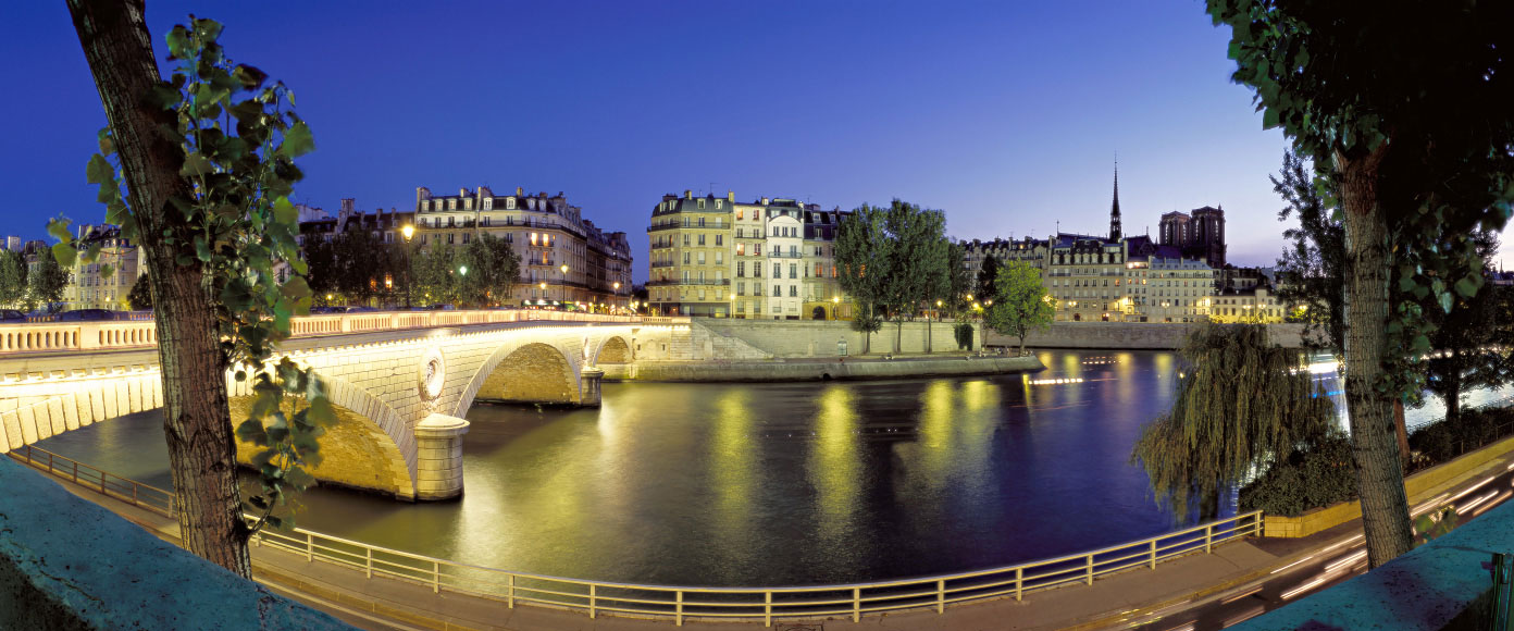 Paris du pont Louis Philippe à l'île de la Cité au crépuscule - Photo panoramique du Pont Louis Philippe