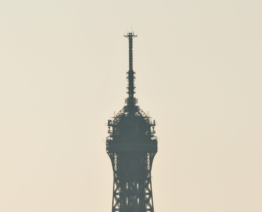 Détail sur l'antenne et le sommet de la Tour Eiffel