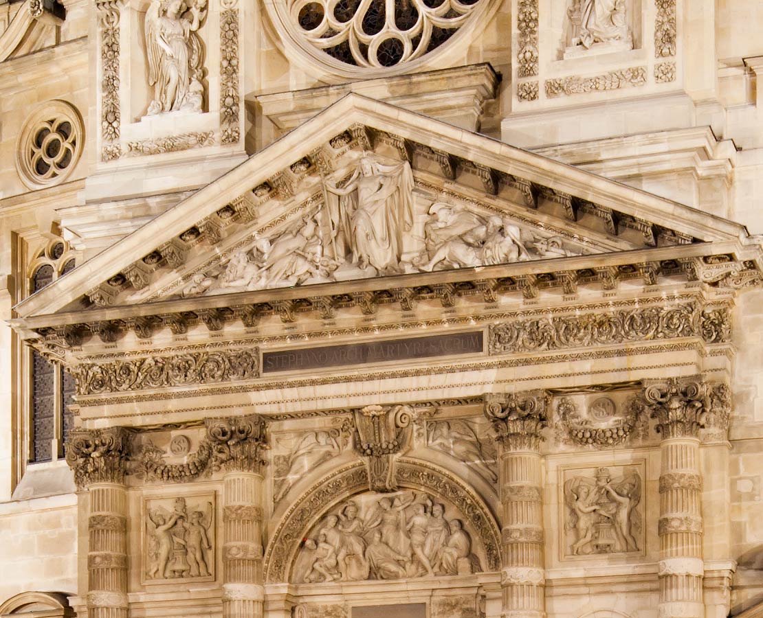 Fronton  - La Résurrection du Christ - sur la façade occidentale de l'église Saint-Etienne-du-Mont à Paris
