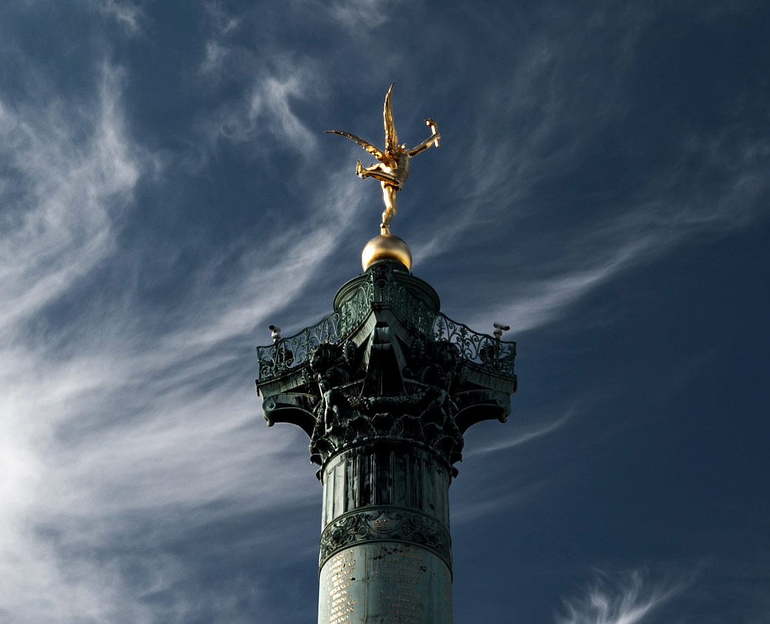 Le Génie de la colonne de Juillet sur la place de la Bastille, Paris