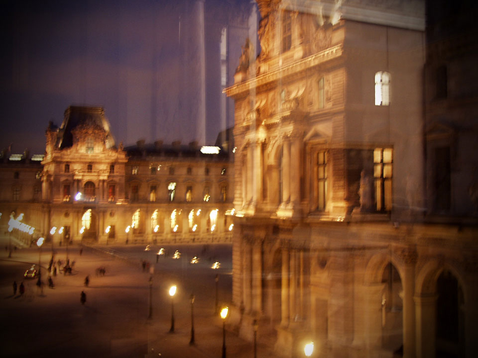 Une nuit au musée du Louvre.