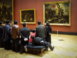 Touristes au musée du Louvre