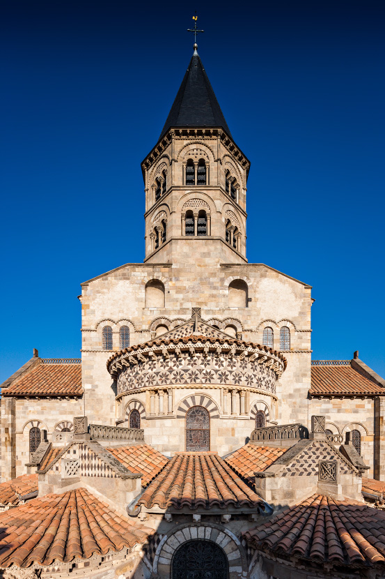 Chevet de l'église Notre-Dame du Port à Clermont-Ferrand 