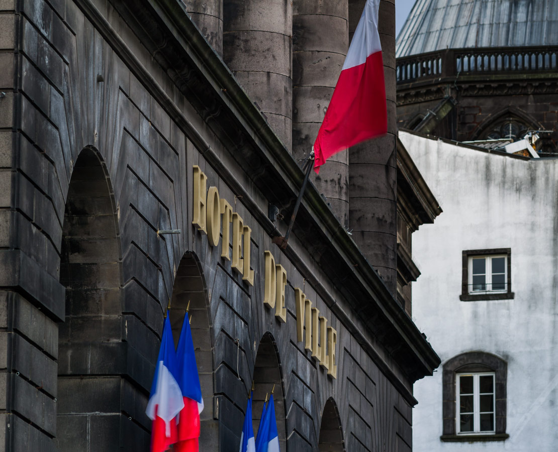 Détail de la façade de l'Hôtel de Ville de Clermont-Ferrand