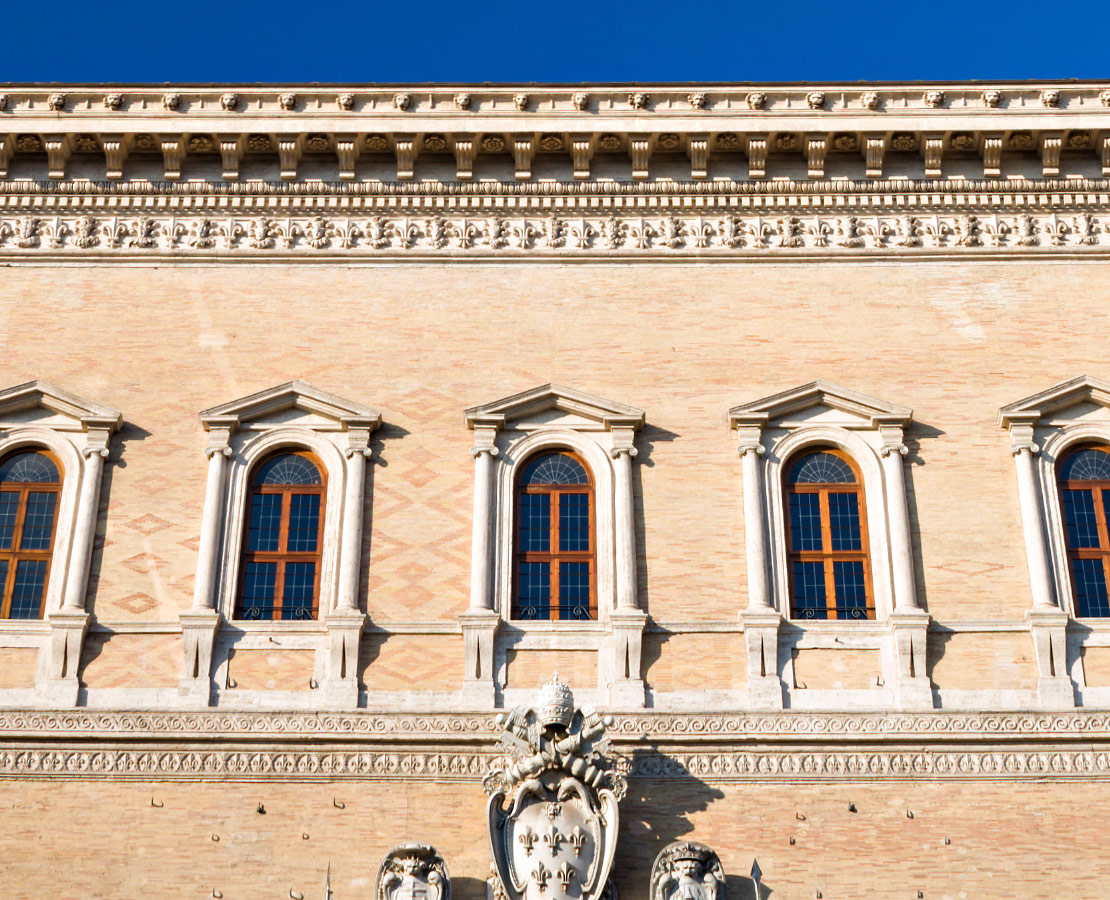 Détails de la façade du Palais Farnèse à Rome - Ambassade de France à Rome