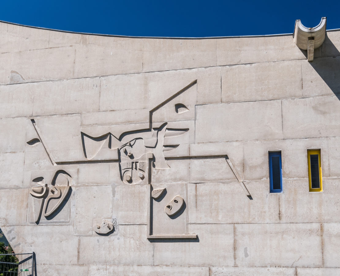 Relief en béton de la maison de la Culture Le Corbusier à Firminy-Vert